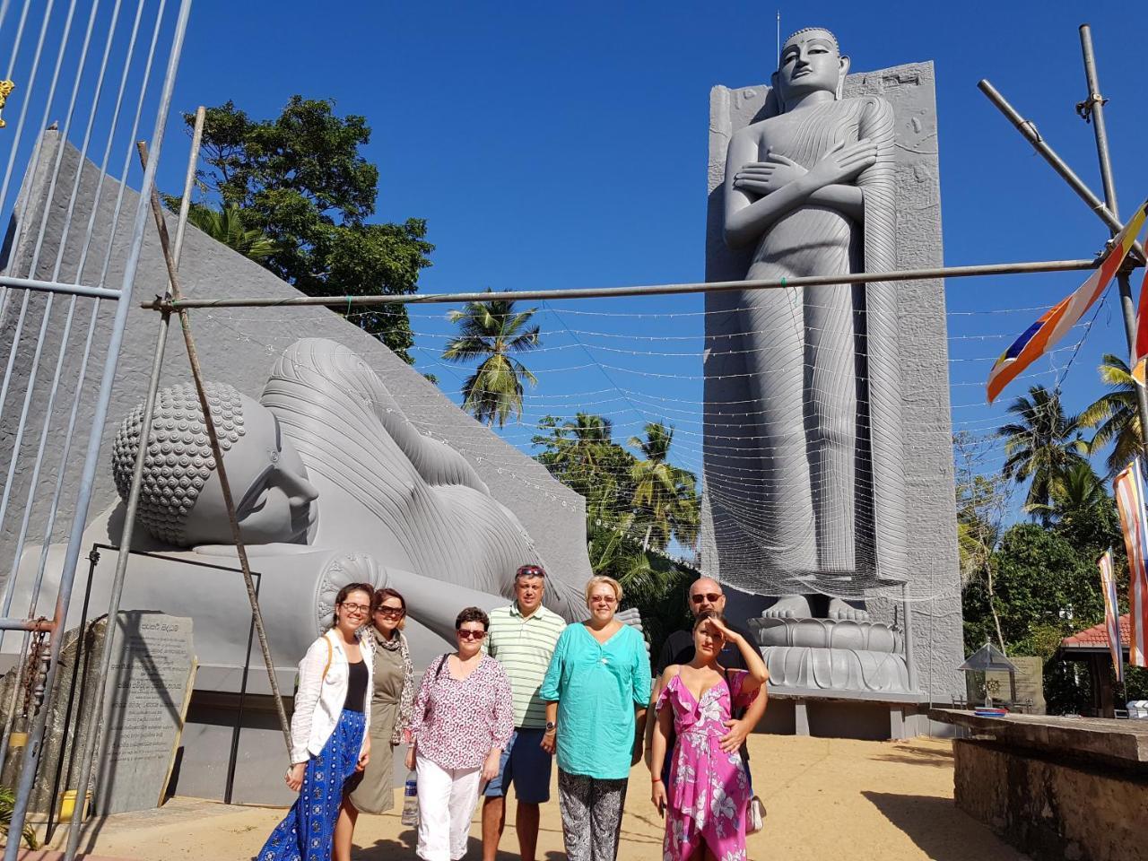 Dhammika Magic Palace วัดดูวา ภายนอก รูปภาพ